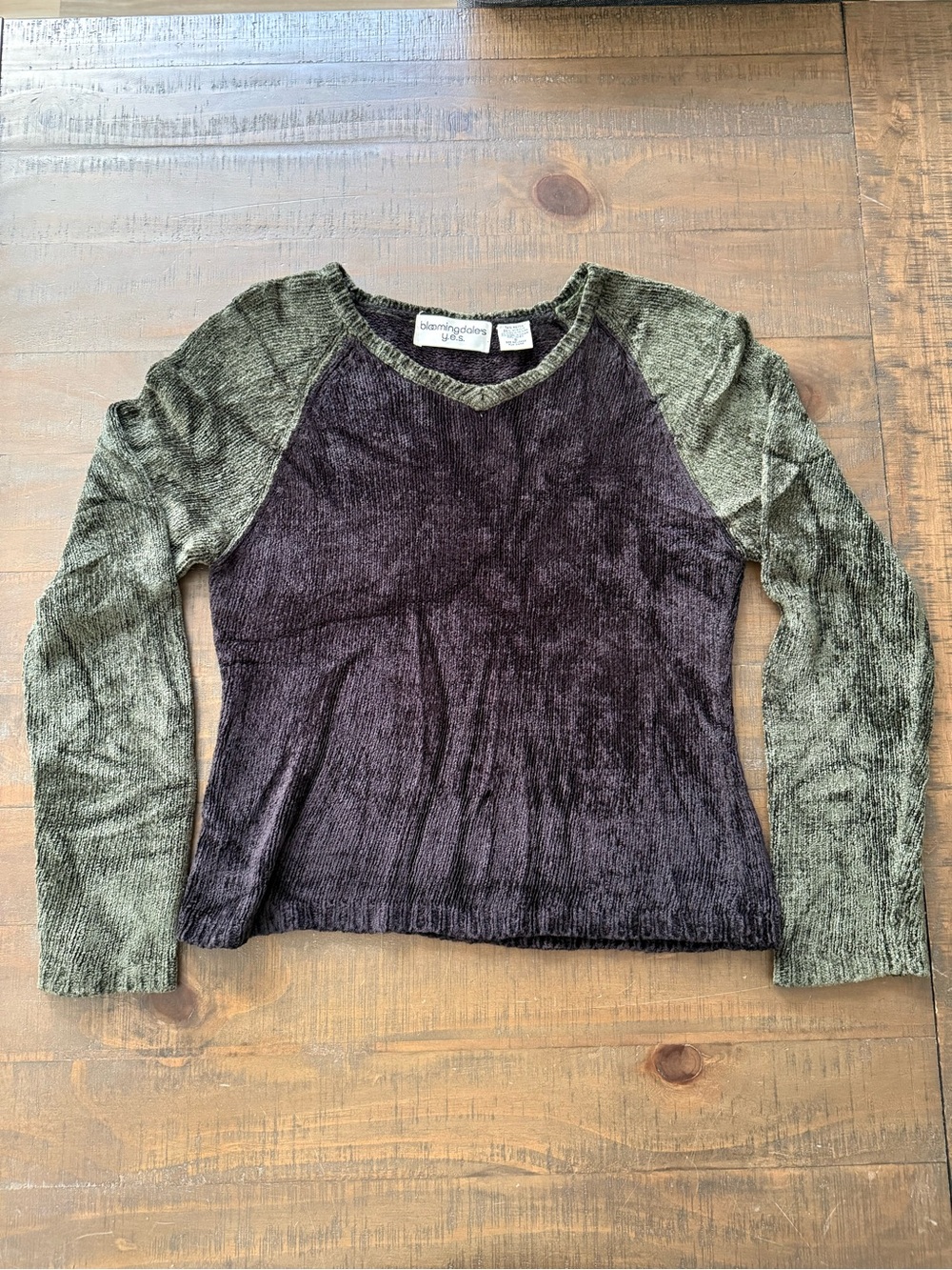 Bloomingdales Y.E.S. - Vintage Long Sleeve Raglan Top in Olive Green and Plum